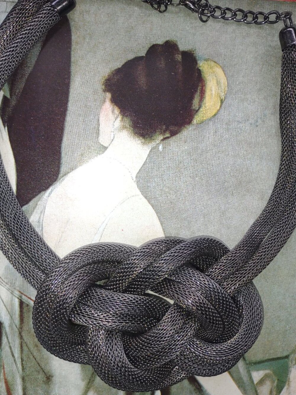 Vintage Mesh Knot Statement Necklace – Gunmetal Tone